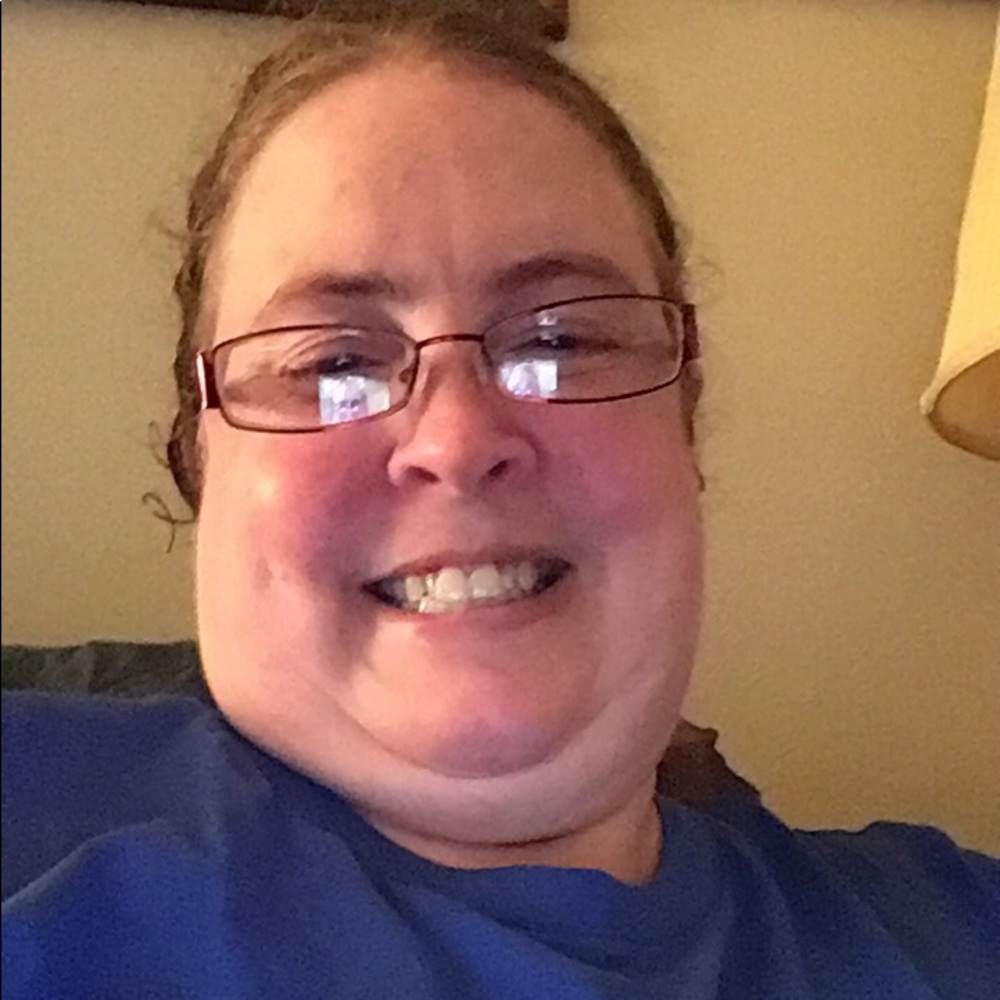 Meet your Posher, Adelia